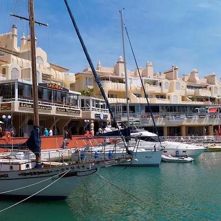 Bonito Estudio Vistas Al Mar Zona Puerto Marina *